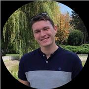 Diplômé d'un master en histoire et ayant poursuivi mes études dans l'enseignement à l'école primaire, je souhaite partager mes connaissances avec les élèves